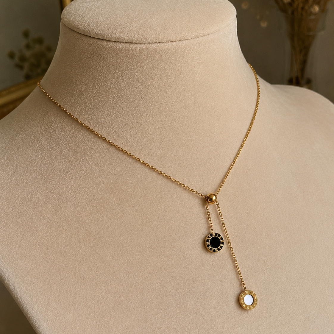 roman echo necklace