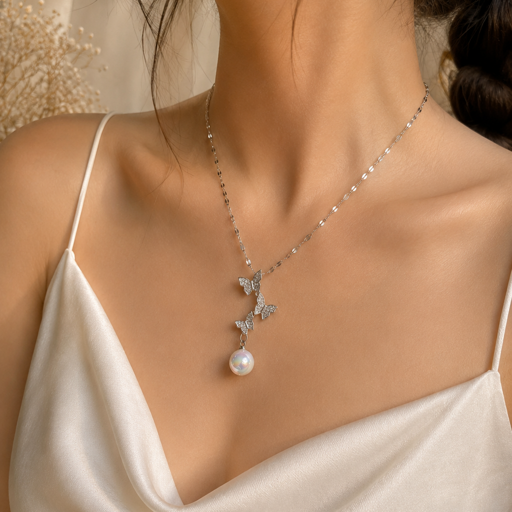 monarch‘s drop necklace