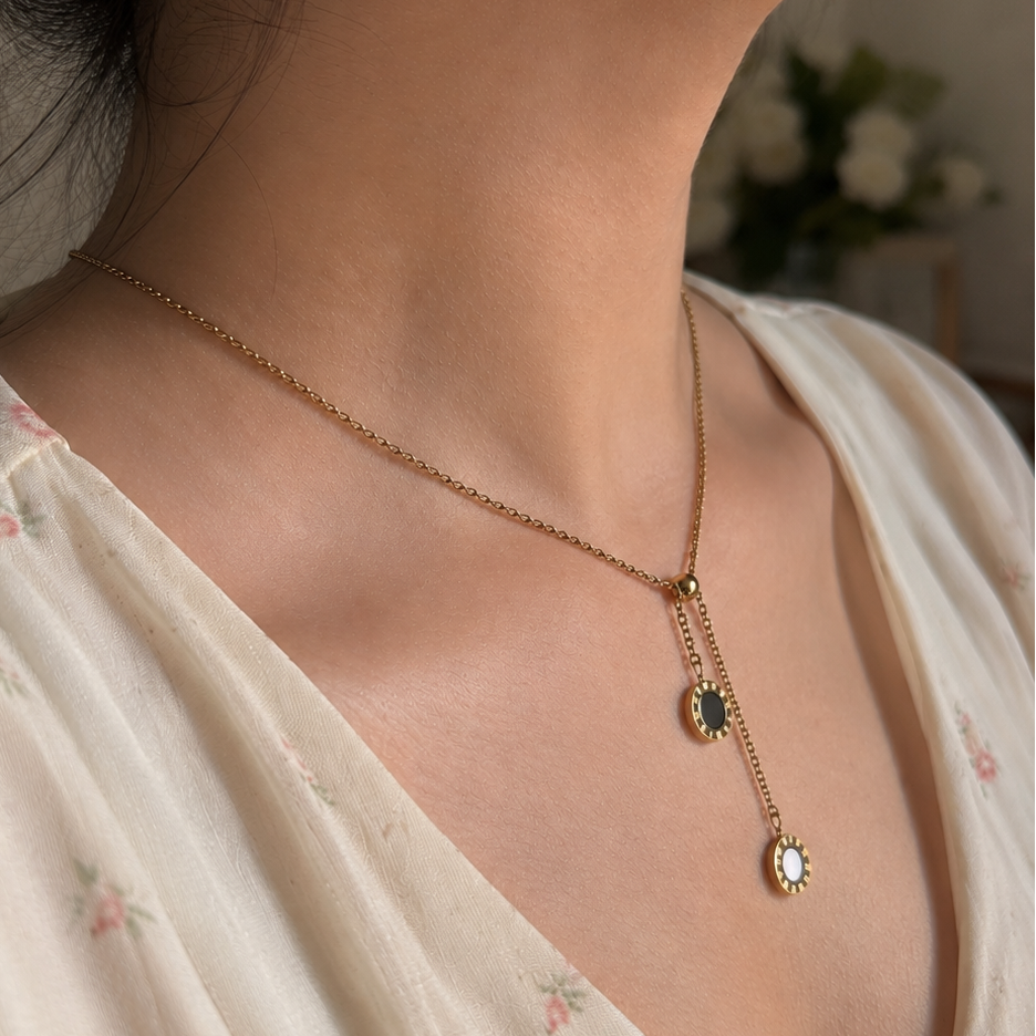 roman echo necklace