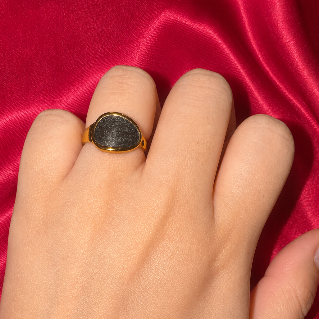 midnight oval ring