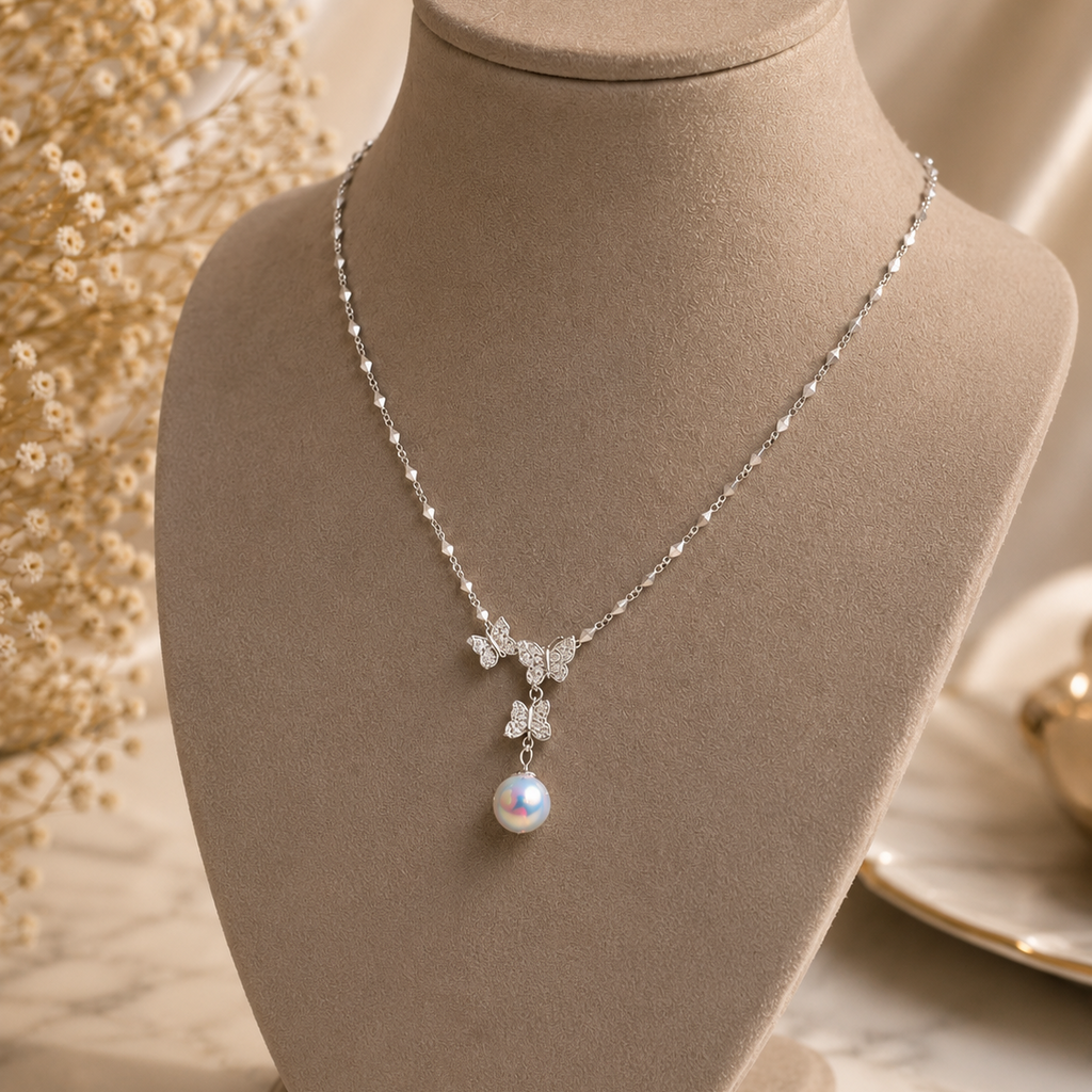 monarch‘s drop necklace