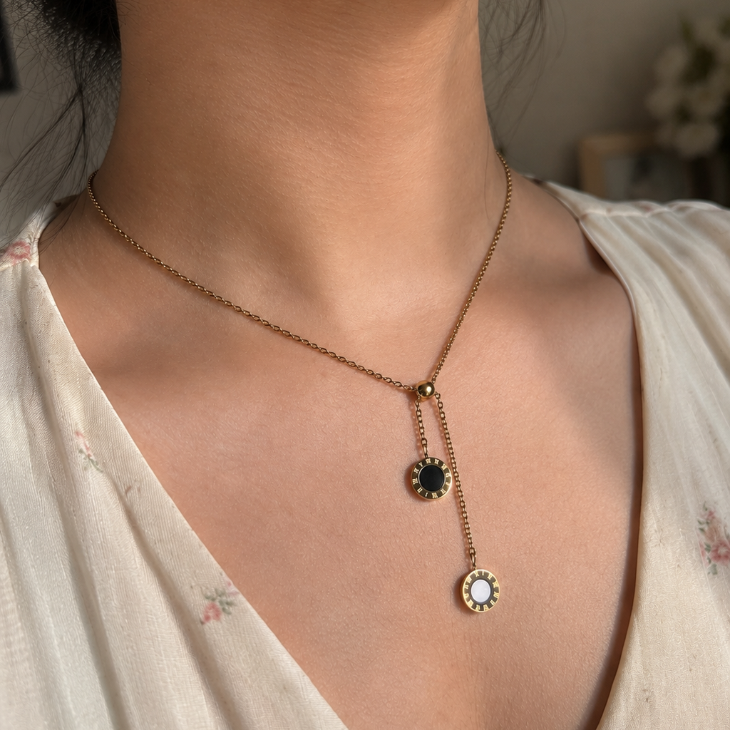roman echo necklace