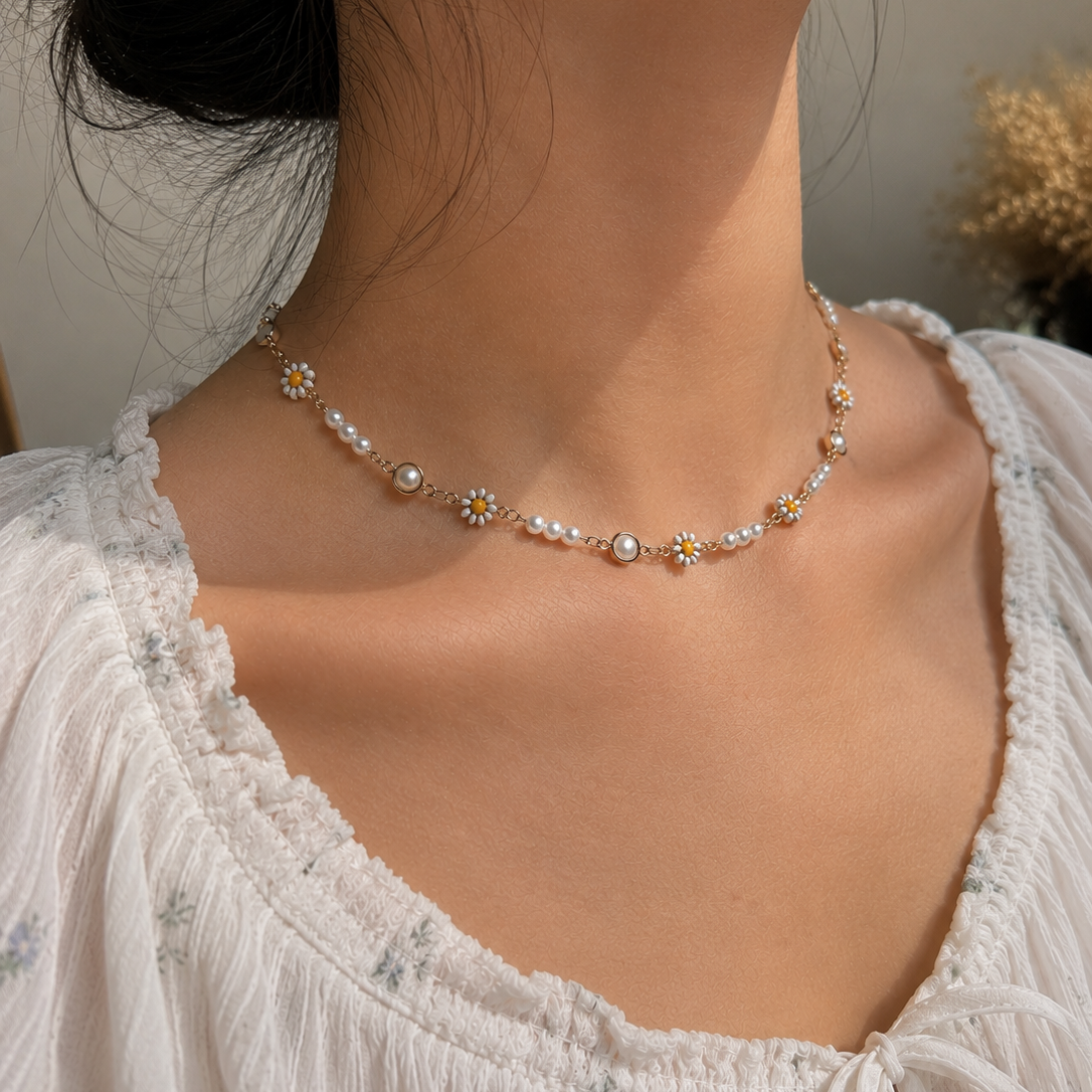 ivory daisy bloom necklace