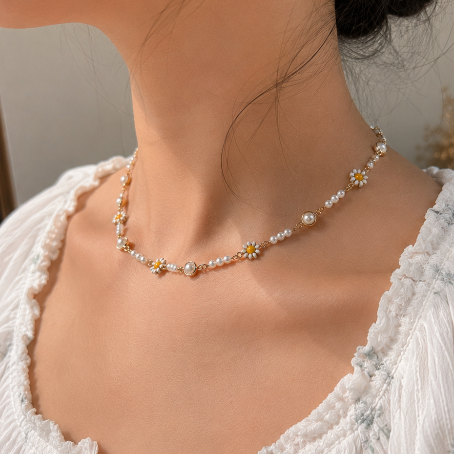 ivory daisy bloom necklace
