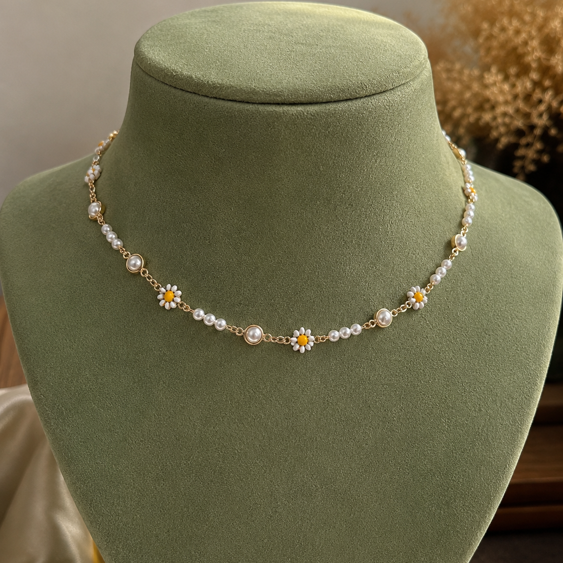 ivory daisy bloom necklace